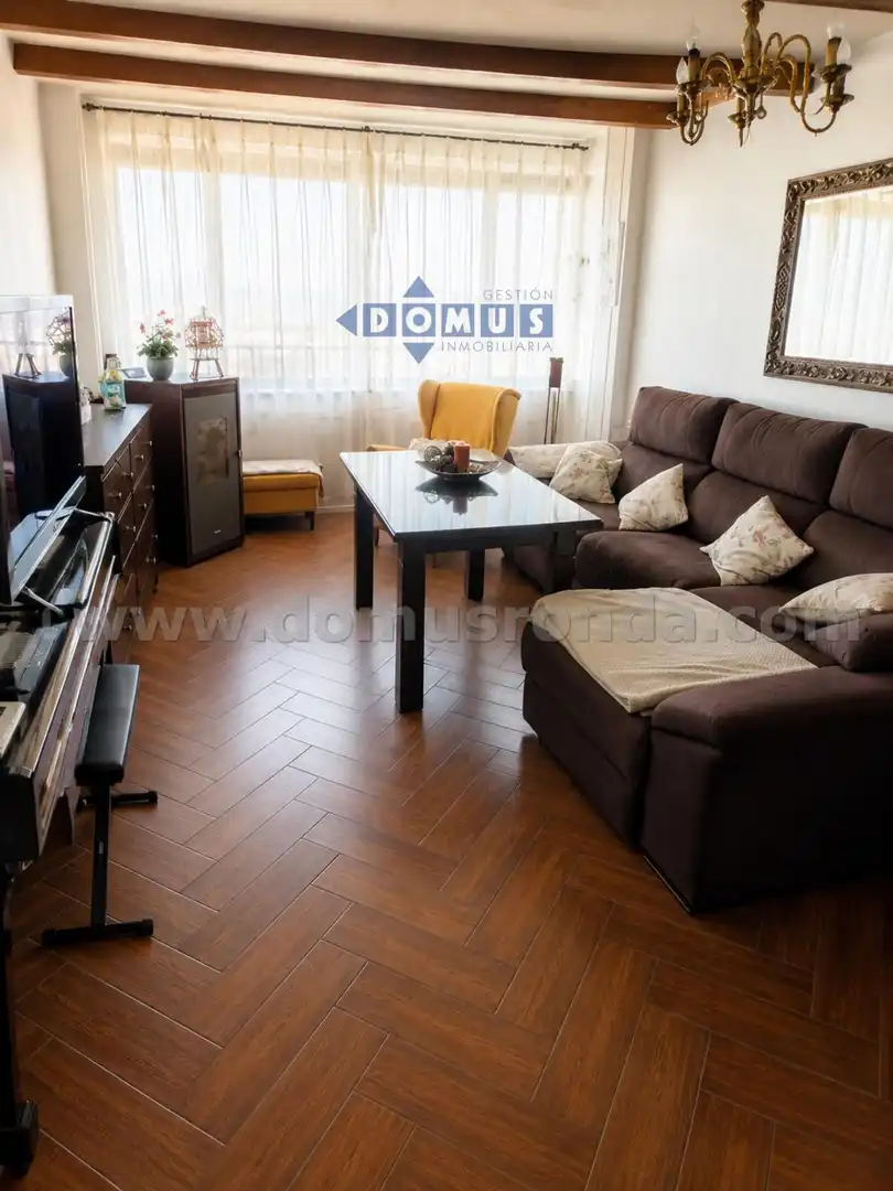 Sala de estar de Piso en venta en Ronda con Aire acondicionado, Calefacción y Amueblado