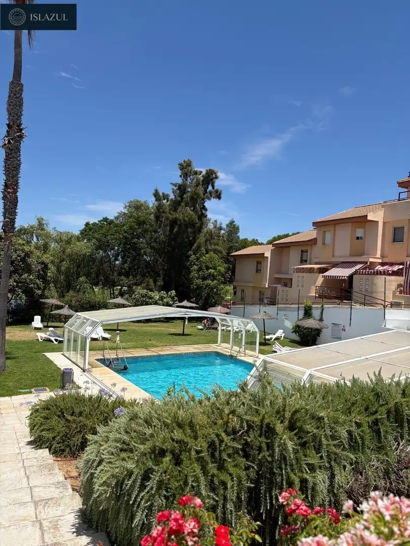 Piscina de Dúplex en venda en Islantilla amb Aire condicionat, Calefacció i Jardí privat
