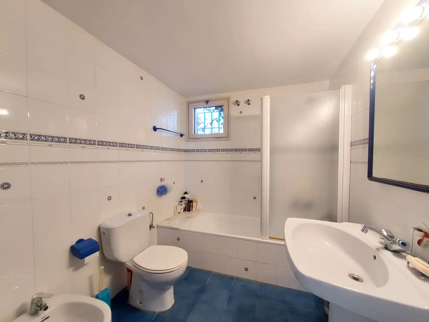 Badezimmer von Haus oder Chalet zum Verkauf in El Vendrell mit Privatgarten, Terrasse und Abstellraum