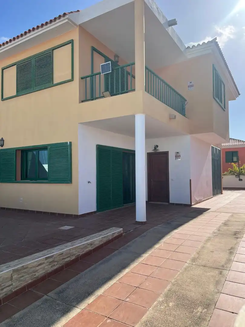 Vista exterior de Casa adosada de alquiler en Tuineje con Jardín privado, Terraza y Amueblado
