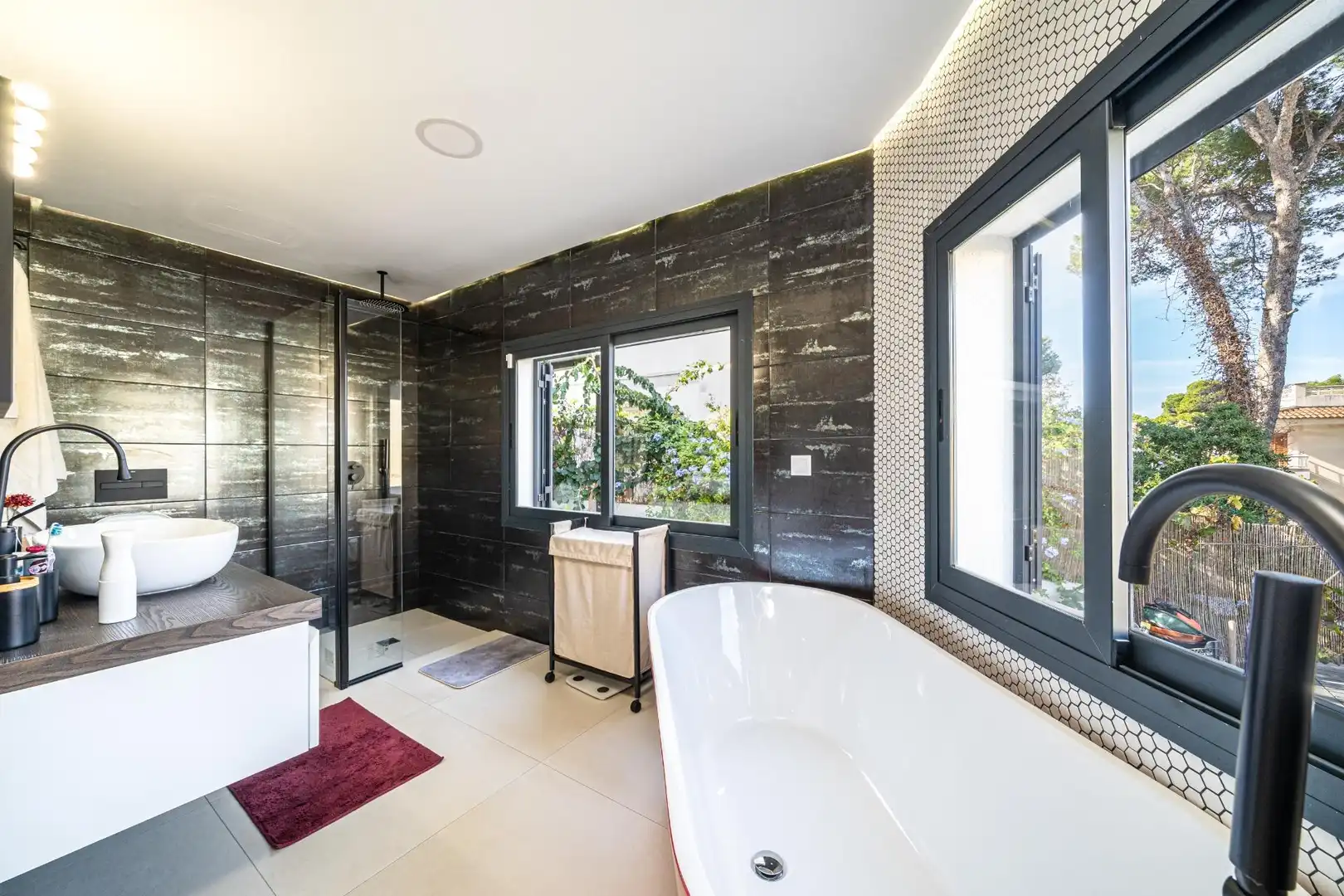 Bany de Casa o xalet en venda en  Palma de Mallorca amb Aire condicionat, Calefacció i Jardí privat