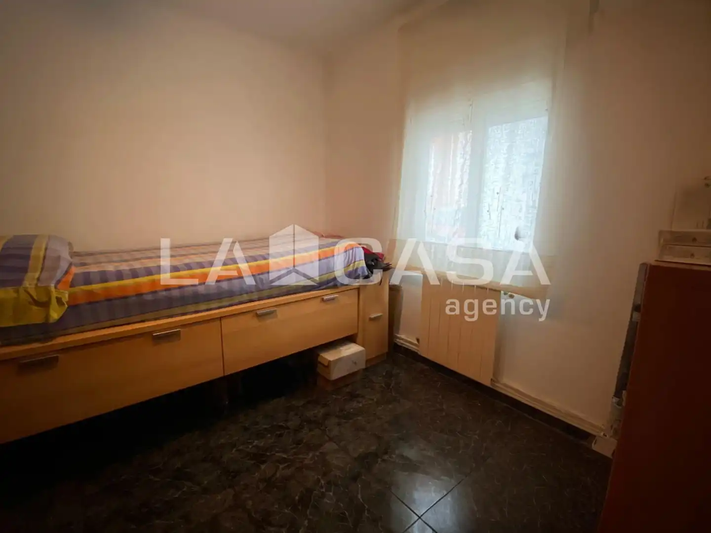 Piso en venta en Santa Coloma de Gramenet con Calefacción y Balcón