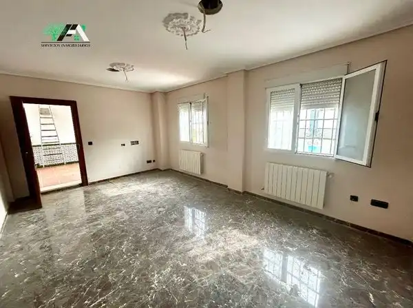 Casa amb piscina en venda a Calle Alcón, imagen 3