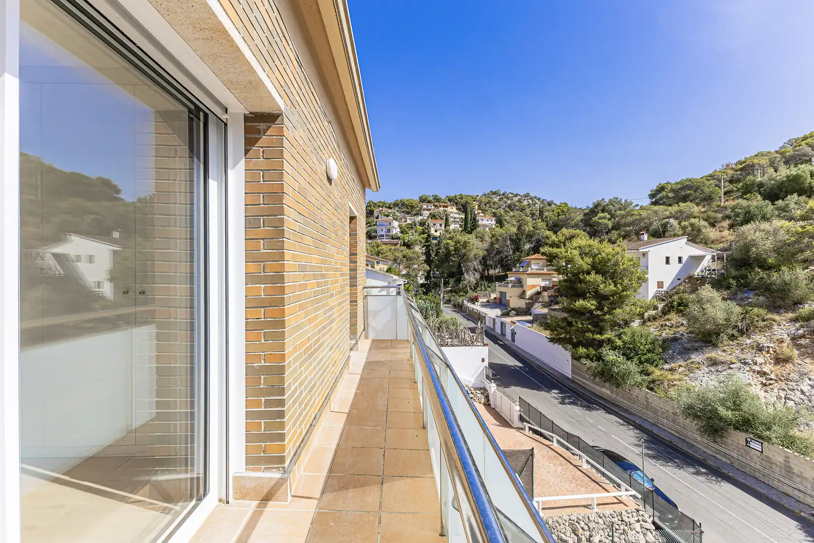 Vista exterior de Casa o xalet en venda en Cubelles amb Aire condicionat, Calefacció i Jardí privat