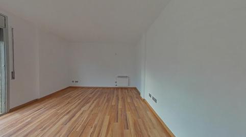 Foto 2 de Piso en venta en C/ Rafael Casanovas , Vilamarina, Viladecans