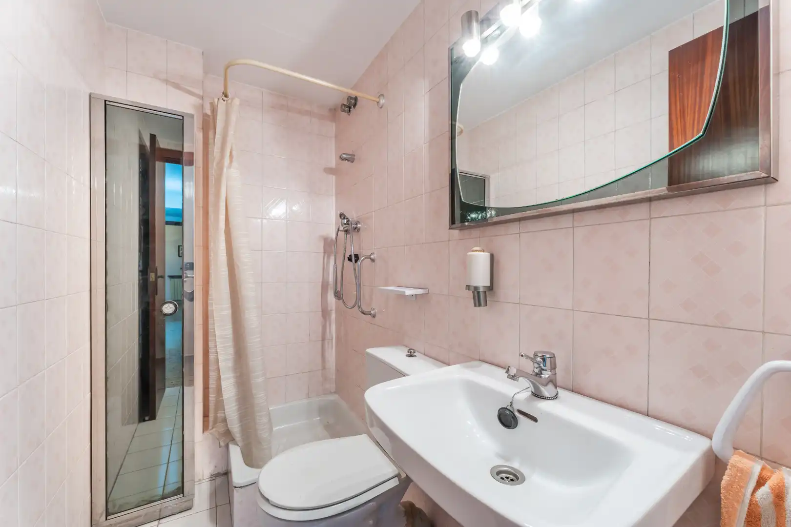 Baño de Piso en venta en Granollers con Calefacción, Terraza y Trastero