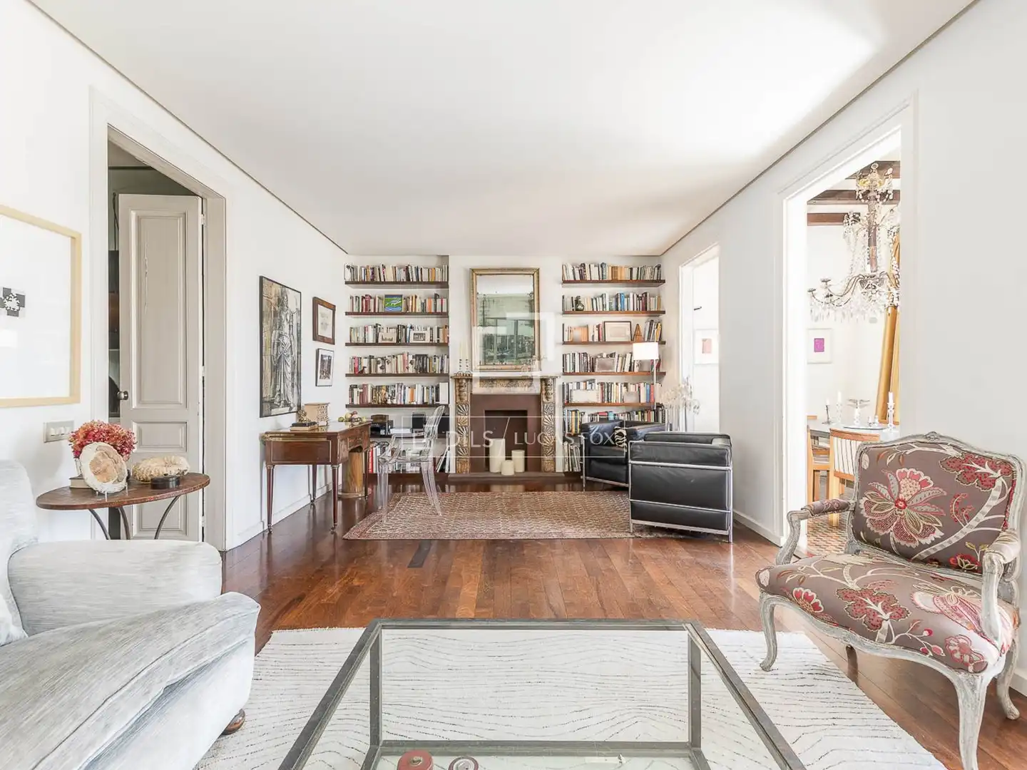 Wohnzimmer von Wohnung zum Verkauf in Barcelona mit Klimaanlage, Heizung und Terrasse