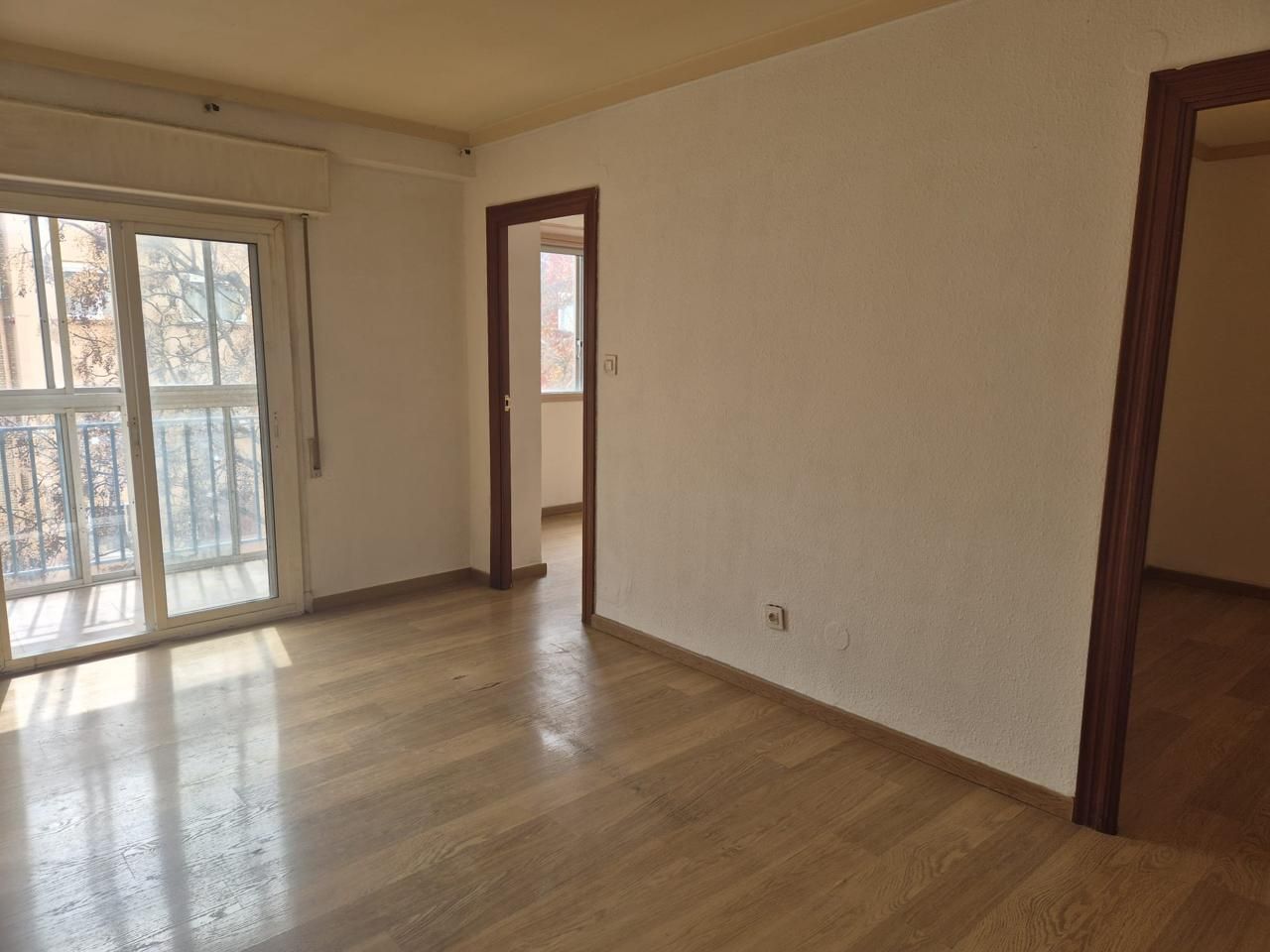 Dormitori de Pis en venda en  Zaragoza Capital amb Parquet, Terrassa i Balcó