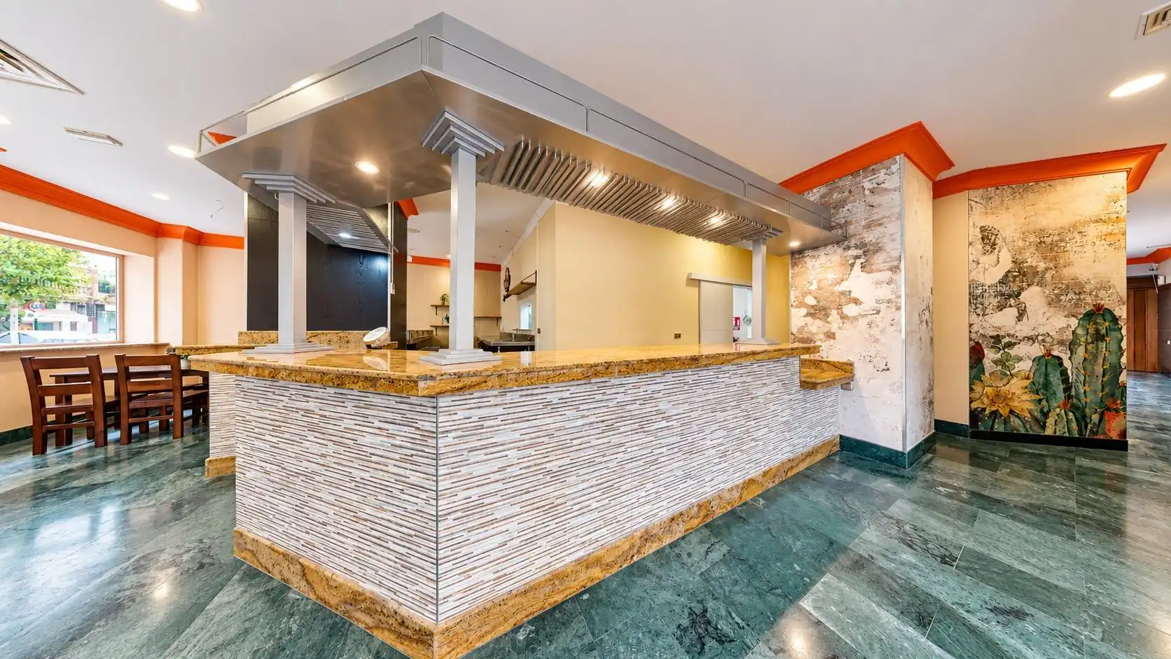 Local en venta en Granada con Aire acondicionado y Amueblado