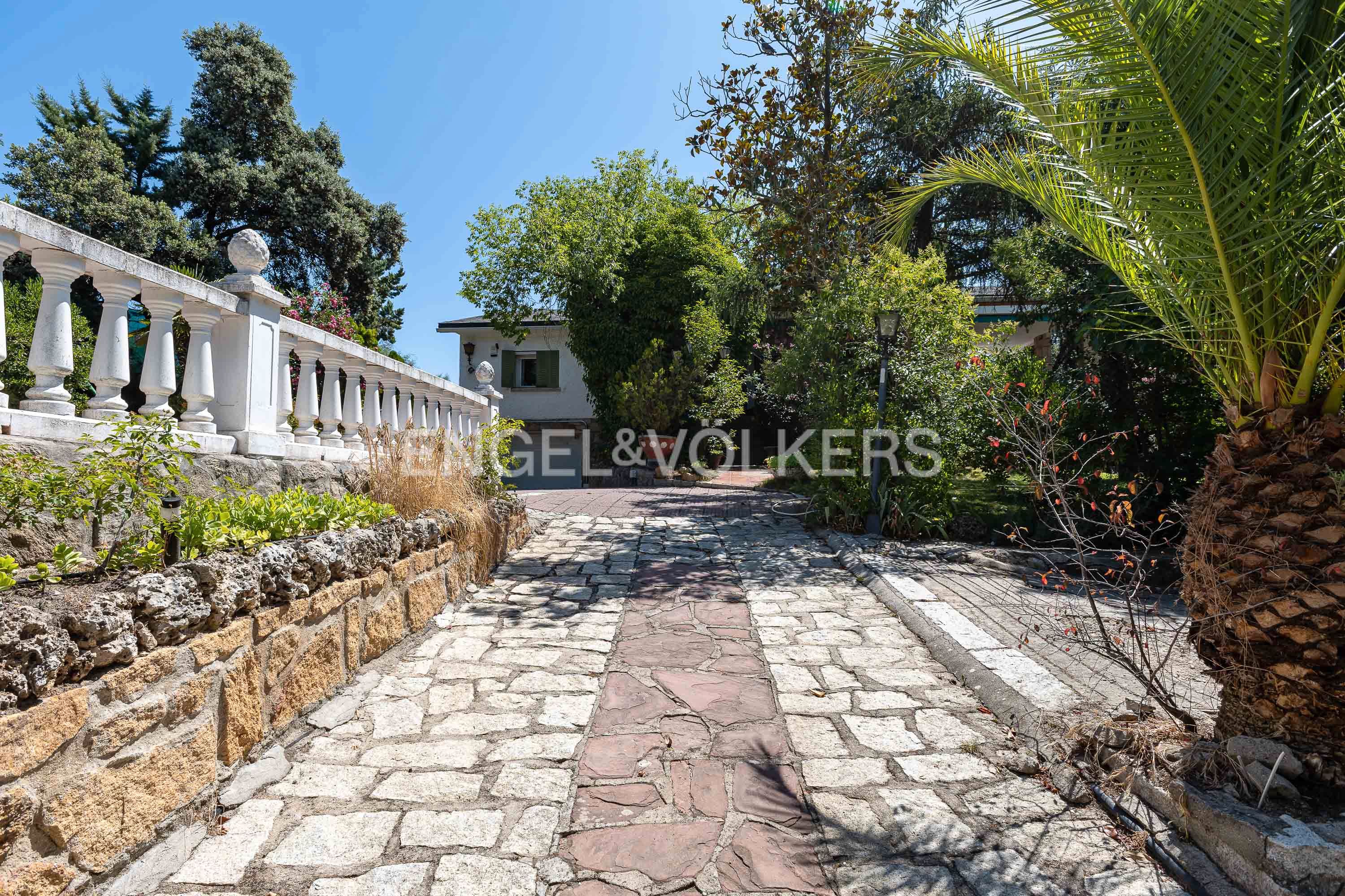 Exterior view of House or chalet for sale in Valdemorillo  with Heating, Private garden and Terrace