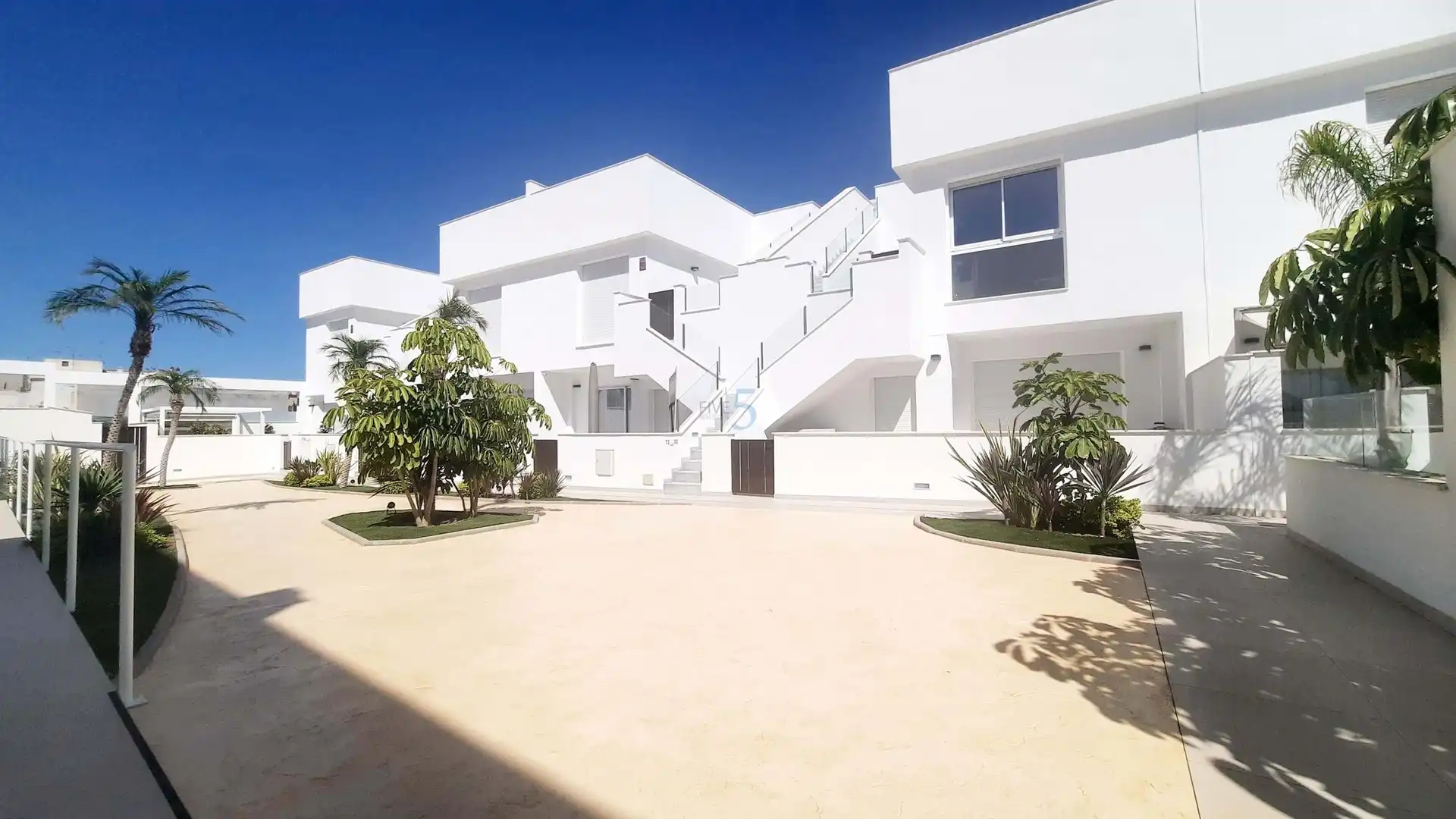 Vista exterior de Piso en venta en Pilar de la Horadada con Aire acondicionado, Terraza y Piscina