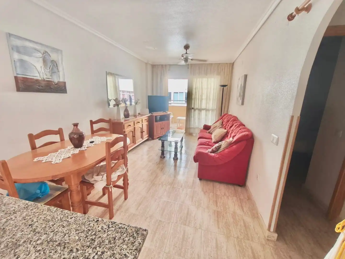 Sala d'estar de Pis de lloguer en Torrevieja amb Calefacció, Piscina i Moblat
