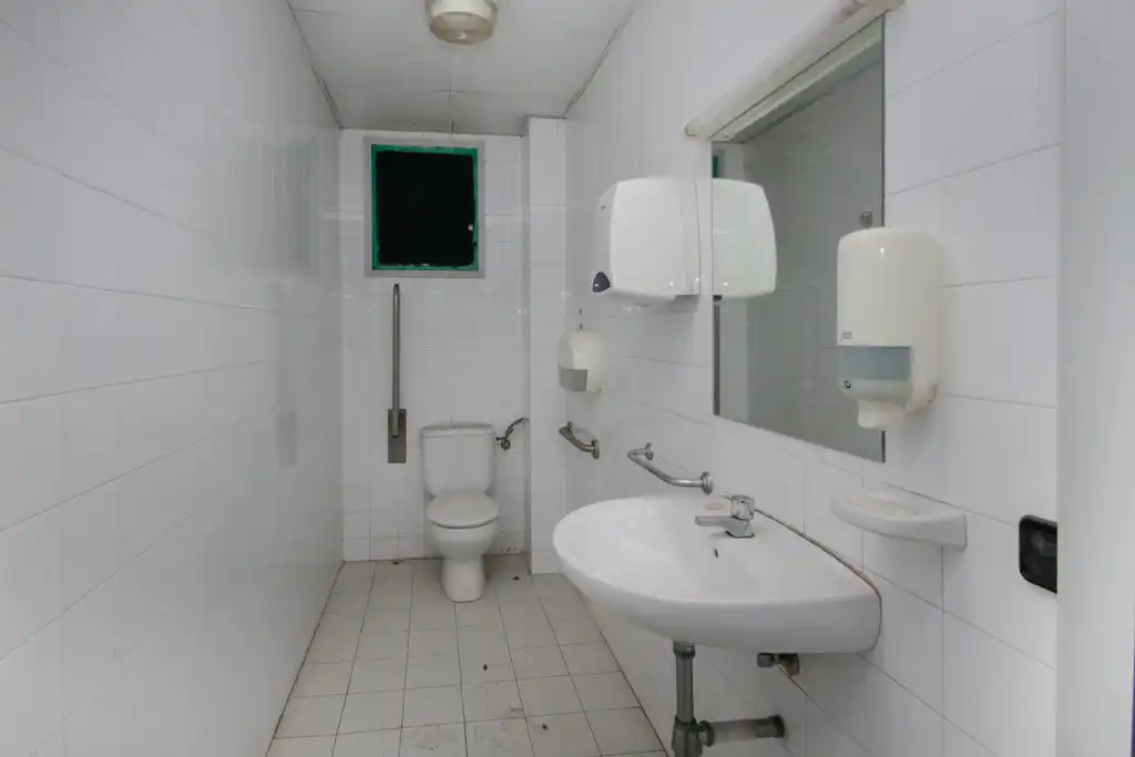 Bathroom of Commercial properties for rent in Barcelona