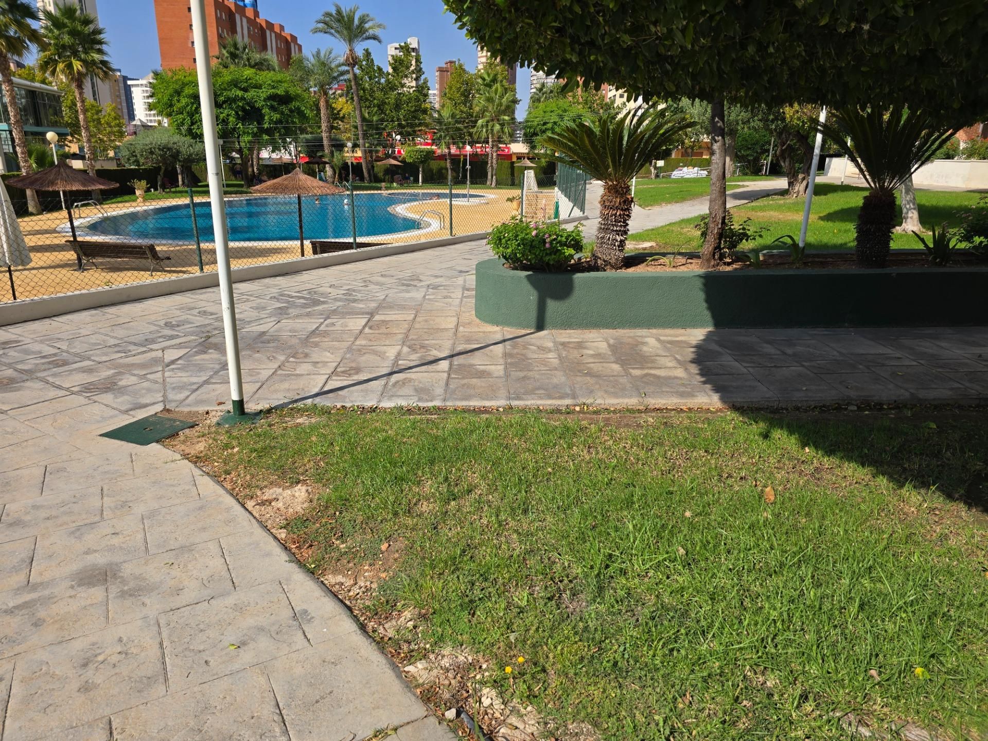 Swimming pool of Flat to rent in Benidorm  with Air Conditioner, Heating and Private garden