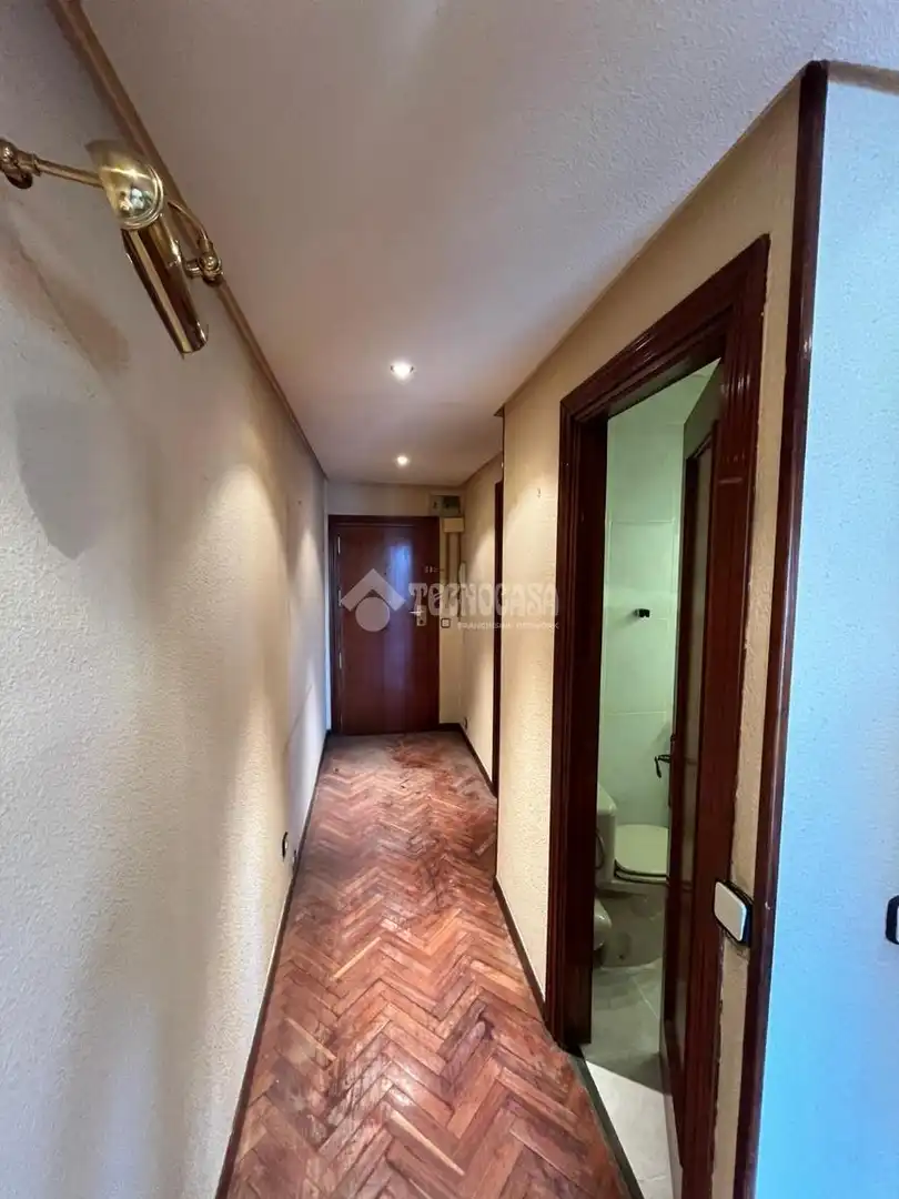 Piso en venta en Madrid con Calefacción y Terraza