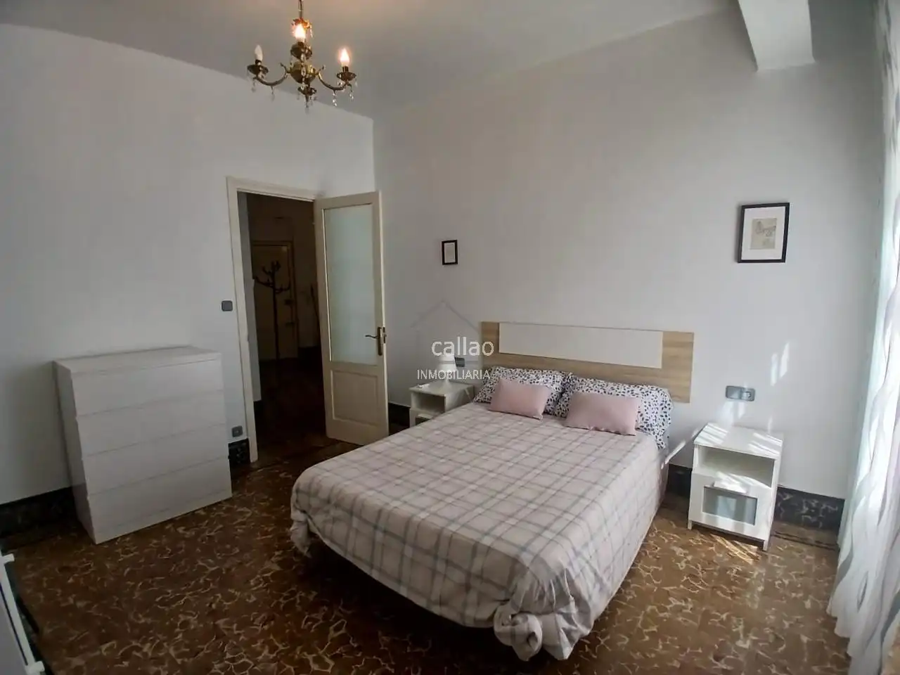 Habitación de Piso de alquiler en Ferrol con Calefacción y Amueblado