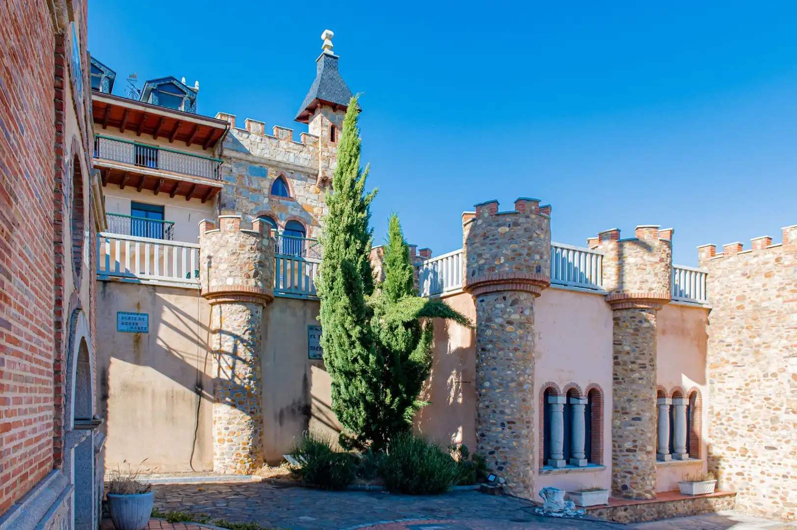 Vista exterior de Casa o chalet en venta en Quintana del Castillo con Calefacción, Jardín privado y Terraza
