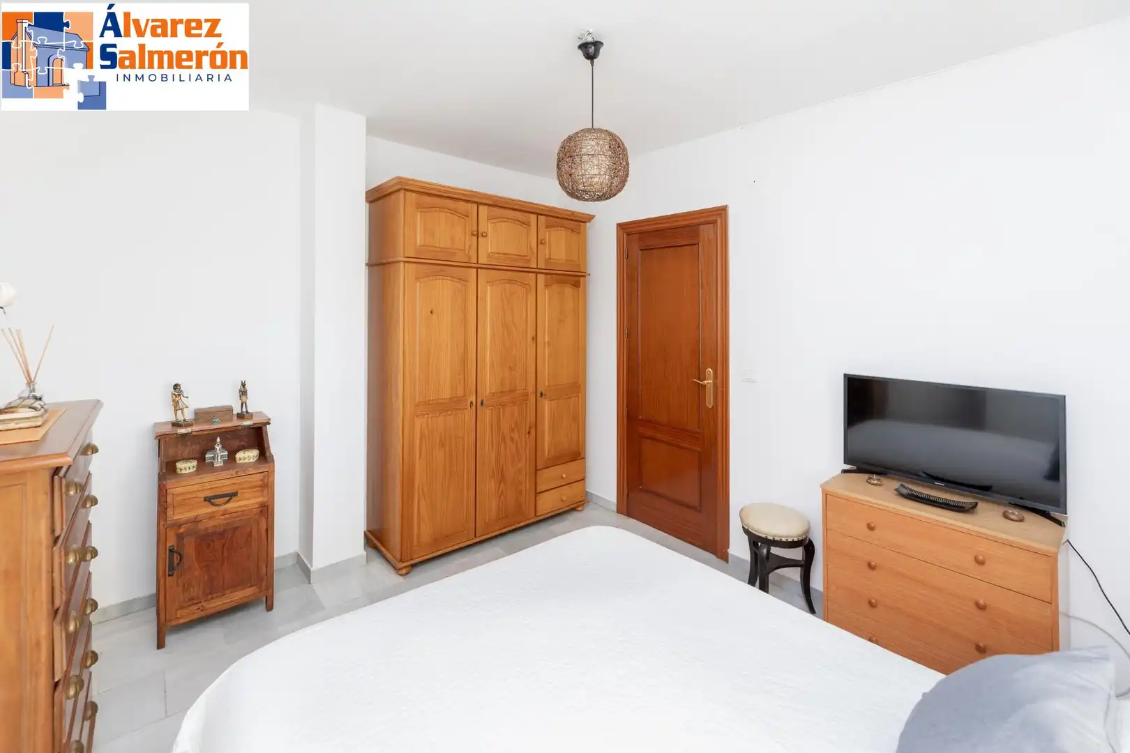 Schlafzimmer von Dachboden zum Verkauf in Churriana de la Vega mit Terrasse und Abstellraum