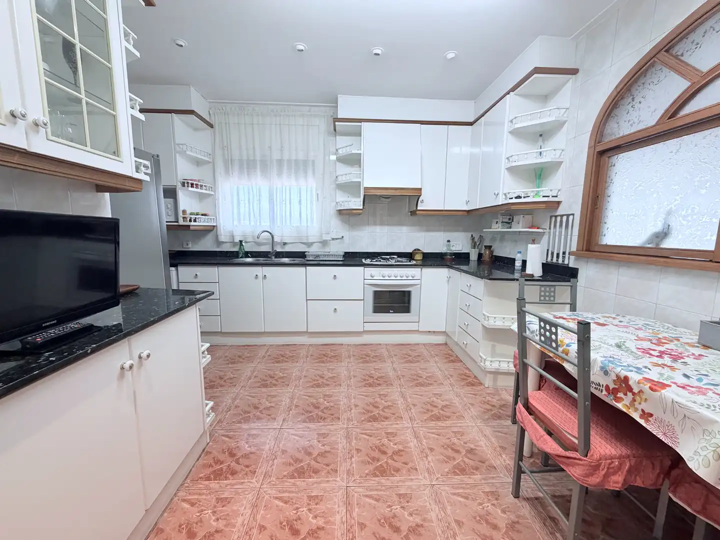 Kitchen of Houses for sale in Terrassa  with Air Conditioner, Heating and Private garden