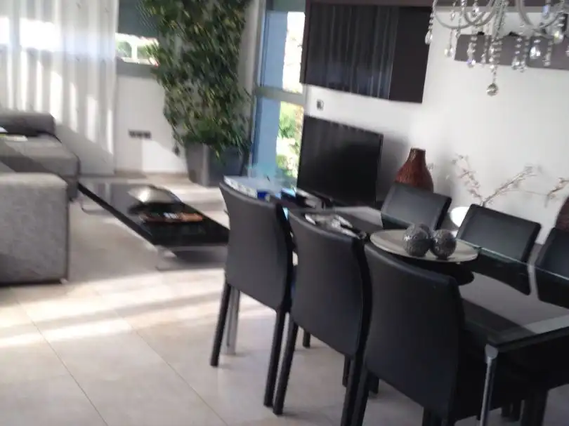 Detached house with pool for sale in Carrer Montseny 30, imagen 5