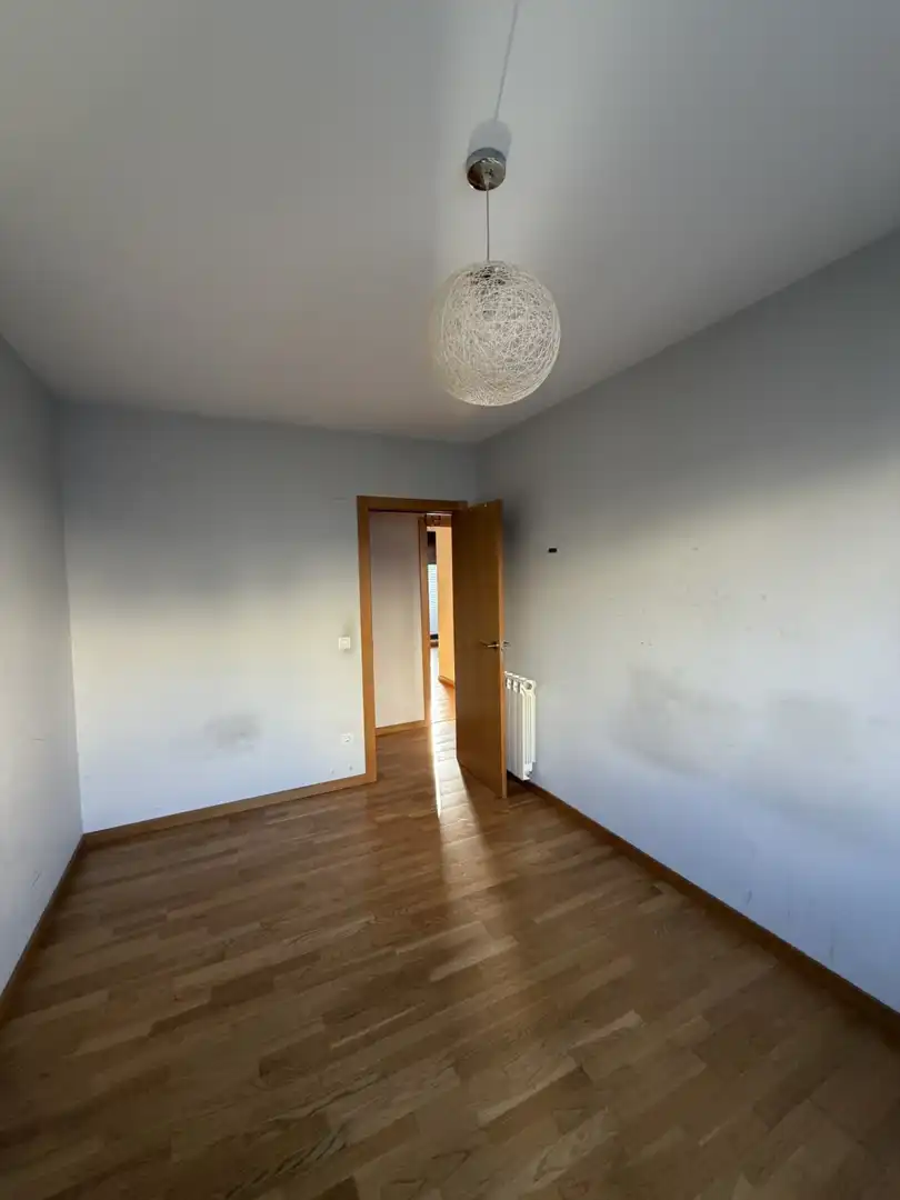 Bedroom of Flat for sale in El Campillo - Norte