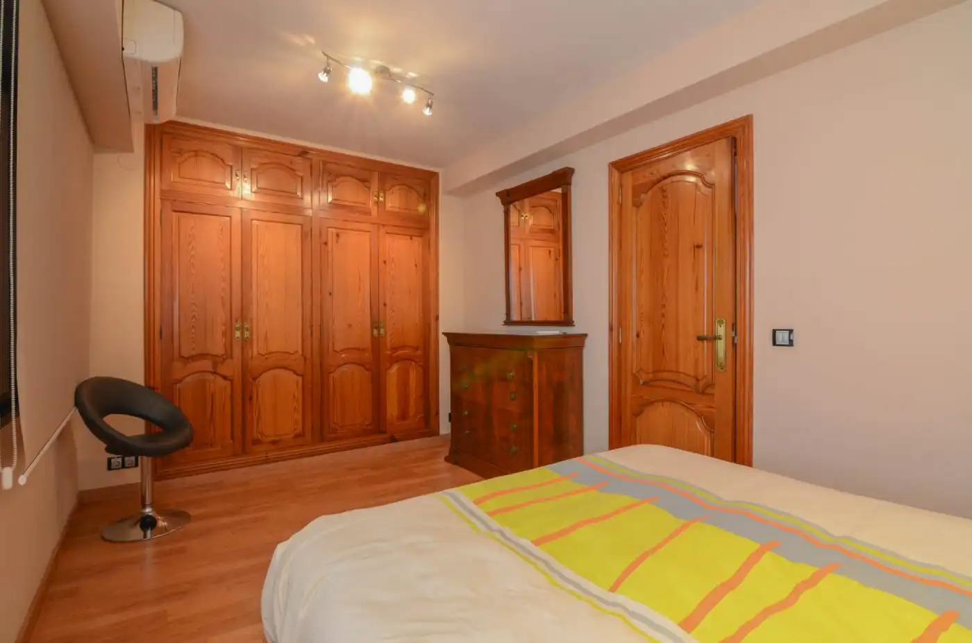 Dormitori de Dúplex de lloguer en Benetússer amb Aire condicionat, Calefacció i Parquet
