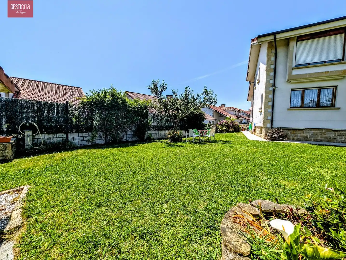 Jardín de Casa adosada en venta en Arnuero con Calefacción, Jardín privado y Terraza