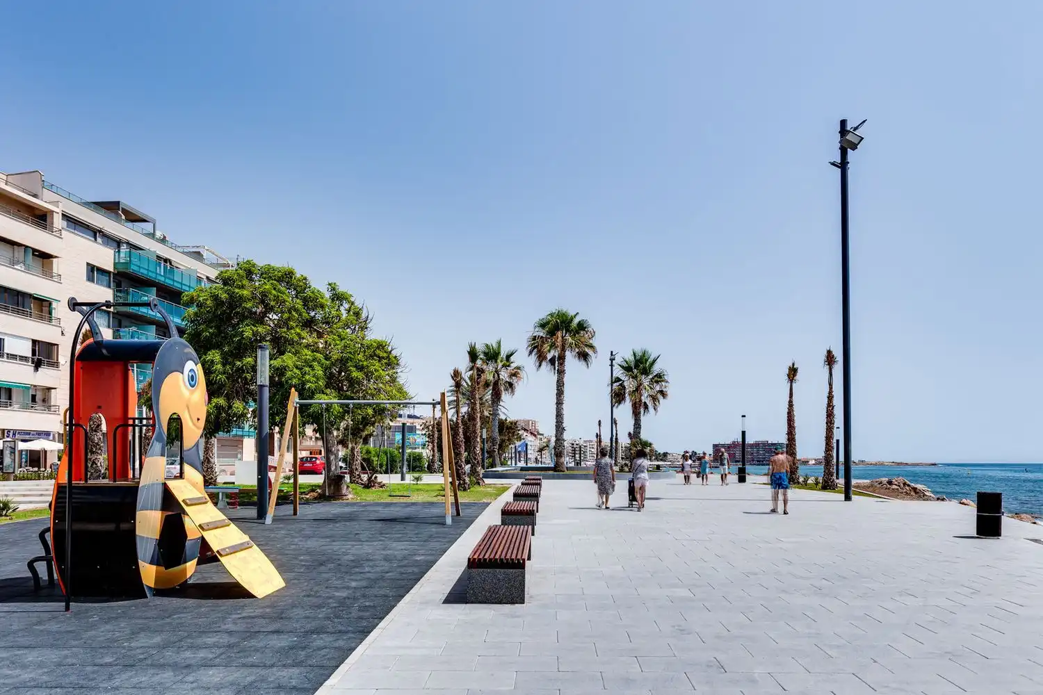 Vista exterior de Ático en venta en Torrevieja con Aire acondicionado, Terraza y Amueblado