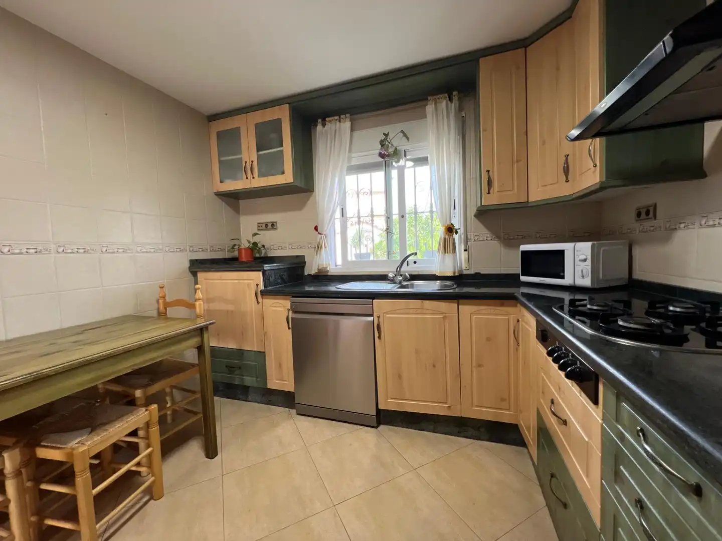 Cocina de Casa adosada en venta en La Nucia con Aire acondicionado, Jardín privado y Trastero