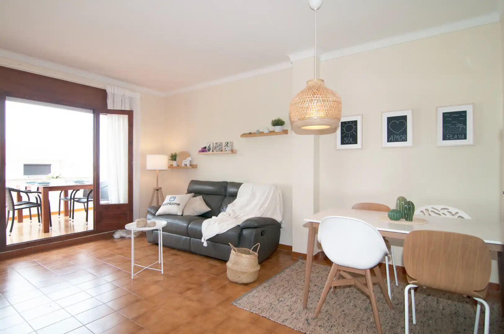 Sala de estar de Ático en venta en L'Escala con Calefacción, Terraza y Amueblado