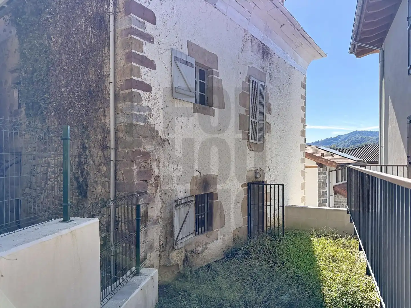 Außenansicht von Country house zum Verkauf in Bera, Navarra