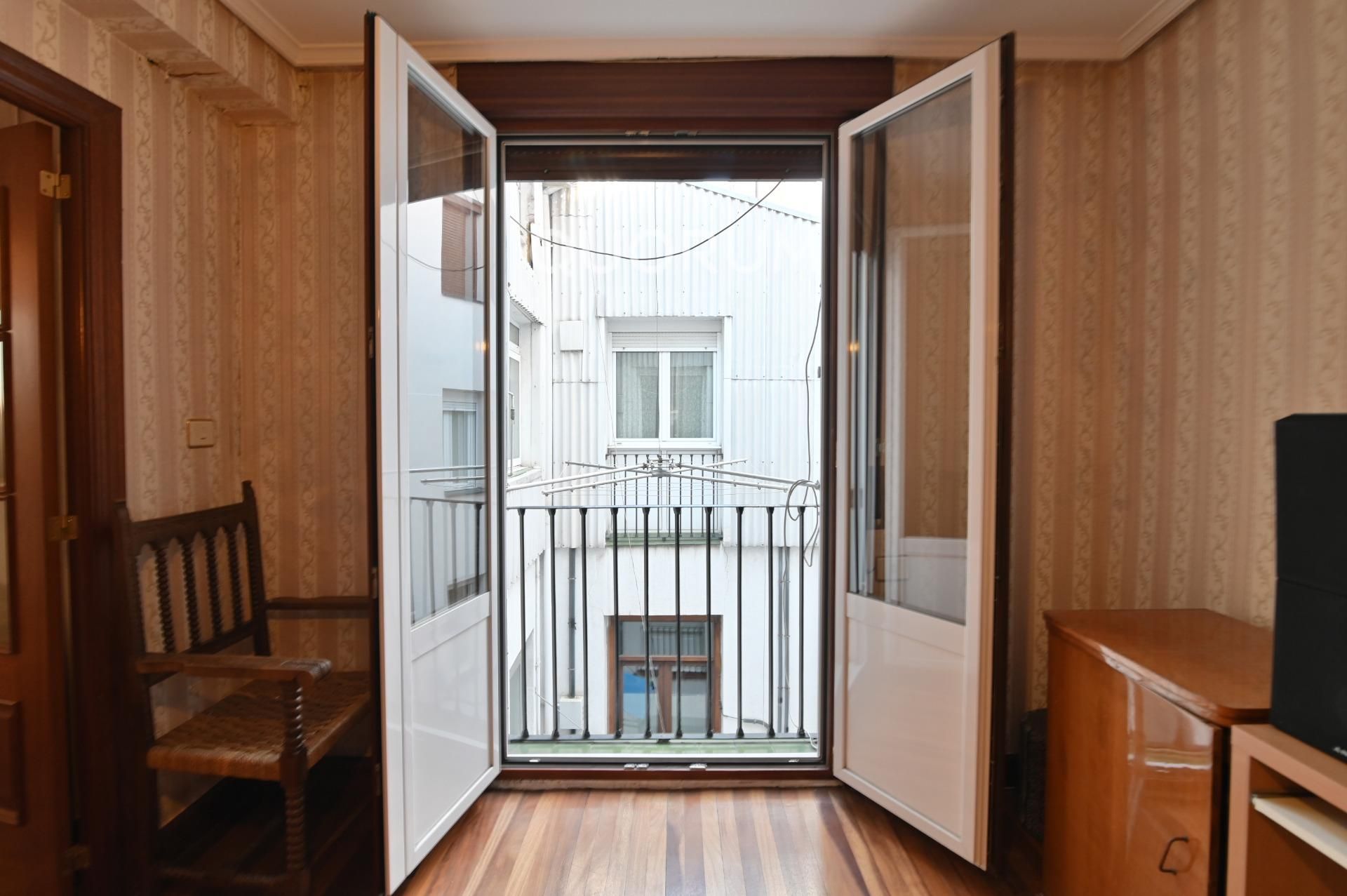 Bedroom of Flat for sale in Bilbao   with Heating, Storage room and Balcony