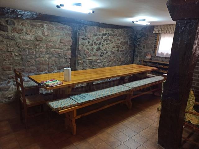 Casa-chalet en Venta en Camprovín