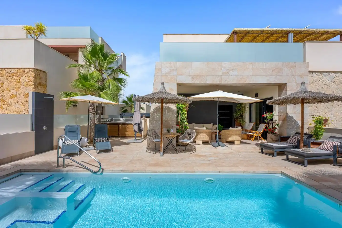 Villa con piscina in vendita a Benijófar