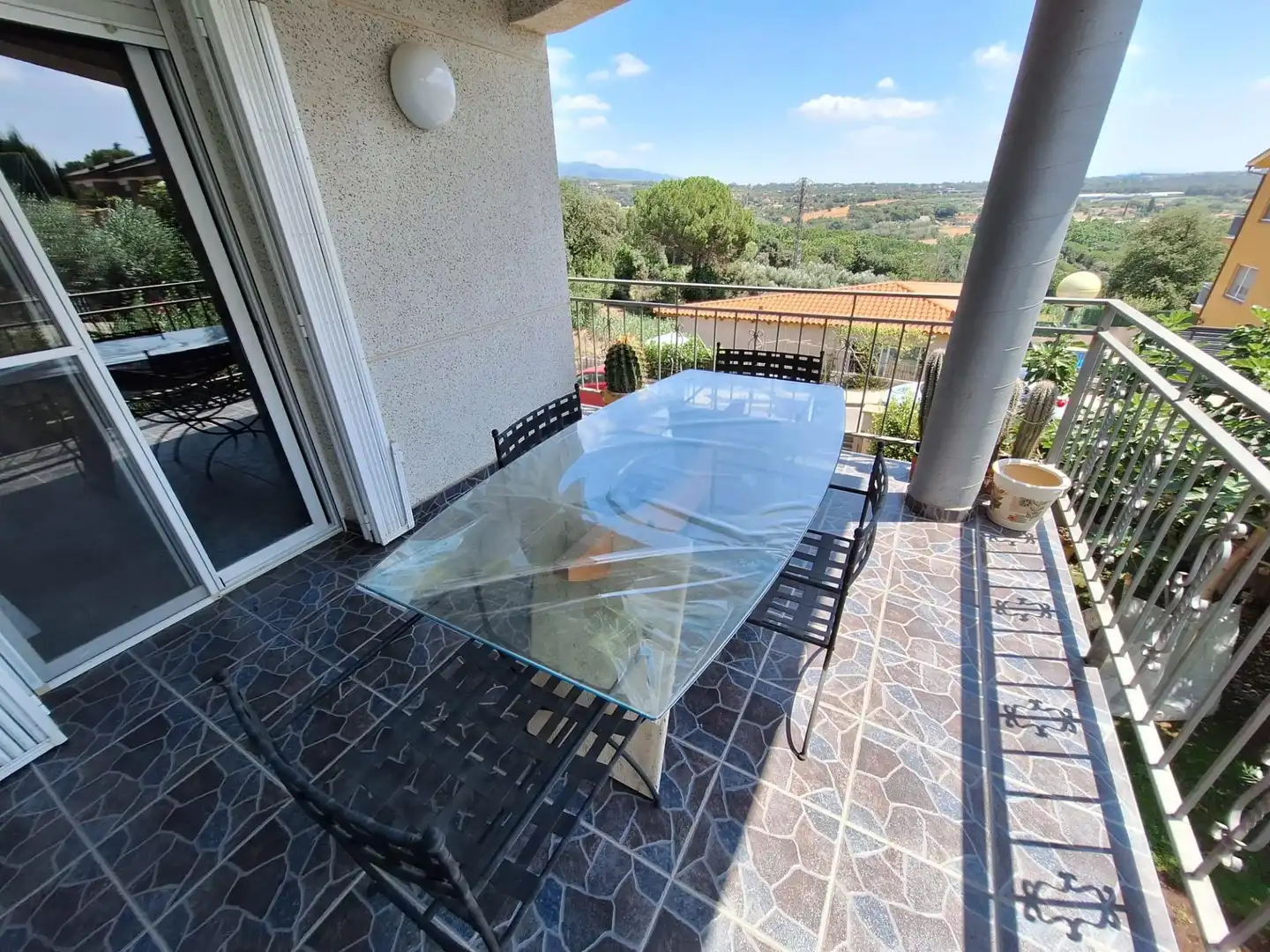 Terrasse von Country house zum Verkauf in Santa Eulàlia de Ronçana mit Klimaanlage, Privatgarten und Terrasse