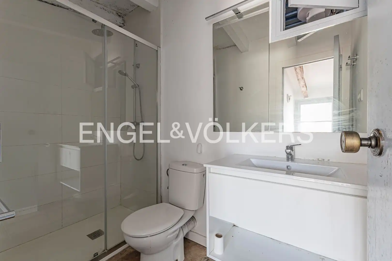 Baño de Casa adosada en venta en Canyelles con Calefacción, Jardín privado y Terraza