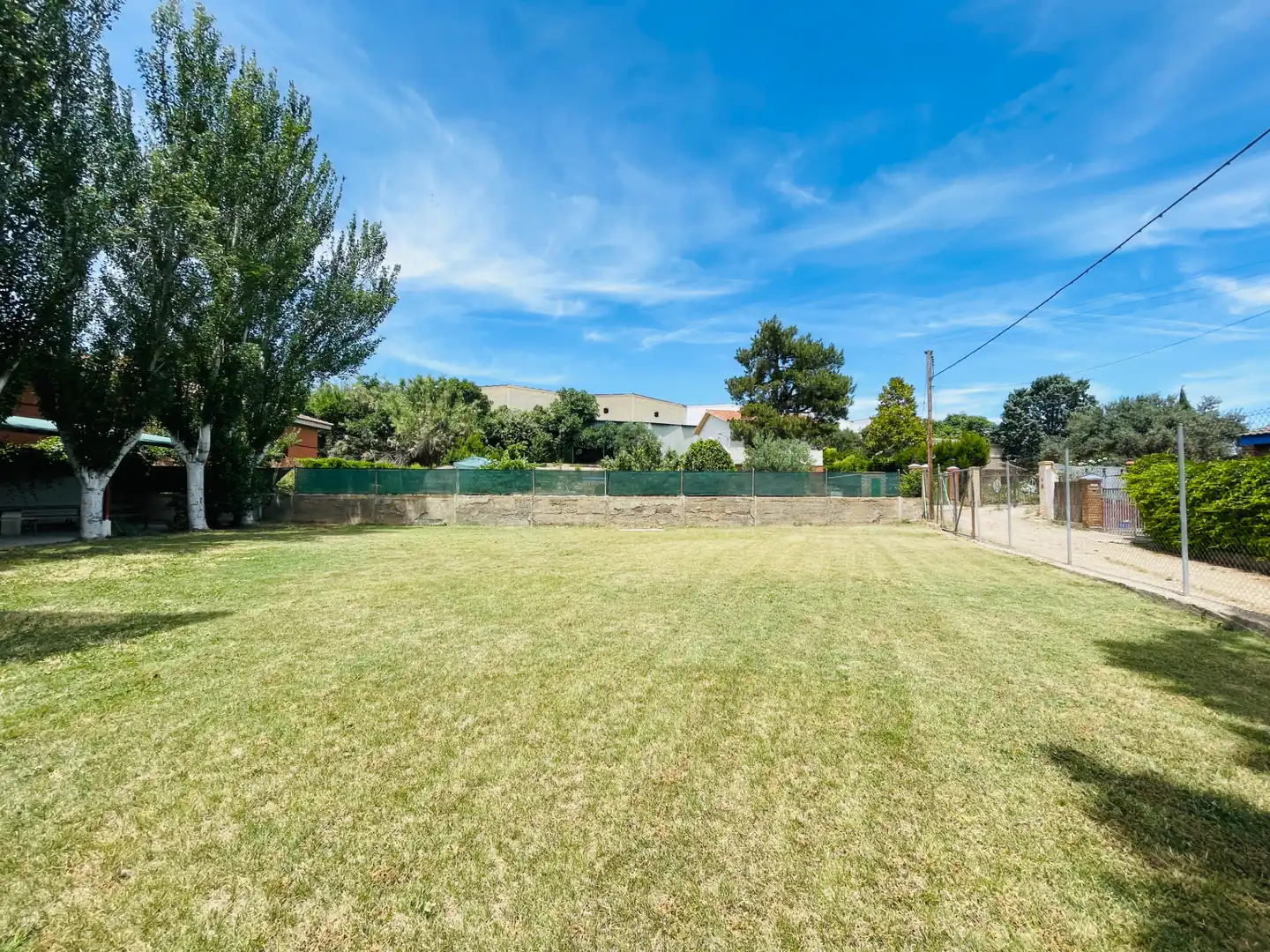 Flat for sale in Cadrete  with Air Conditioner, Heating and Private garden