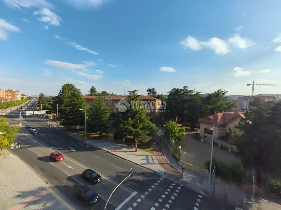 Vista exterior de Piso en venta en Palencia con Trastero y Balcón