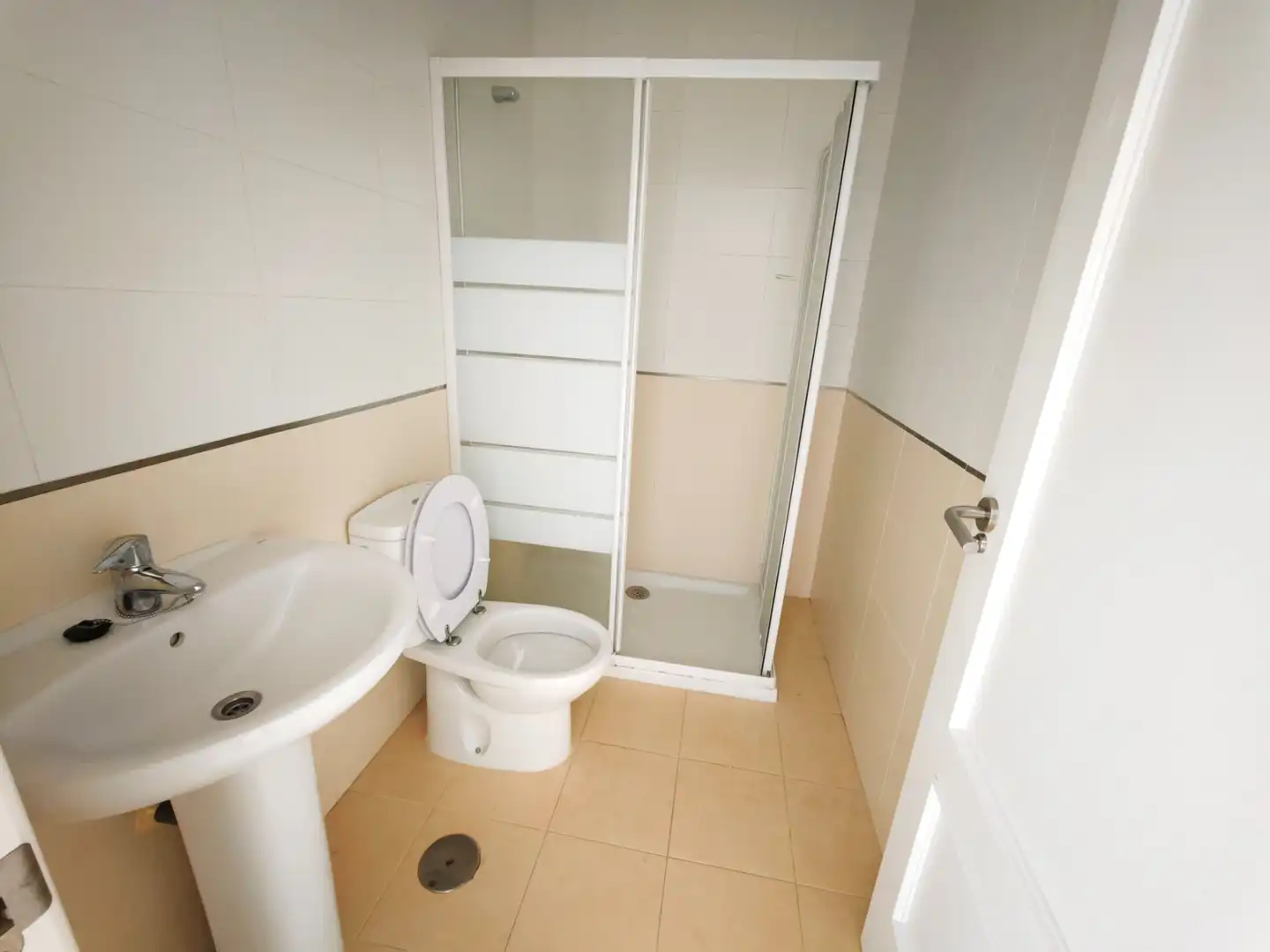 Flat with terrace for sale in Calle Jesús Cautivo 2, imagen 6