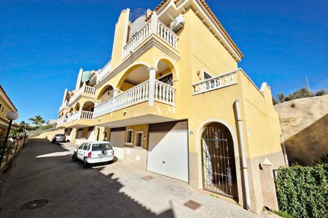 Casa adosada en Alquiler en Algorfa