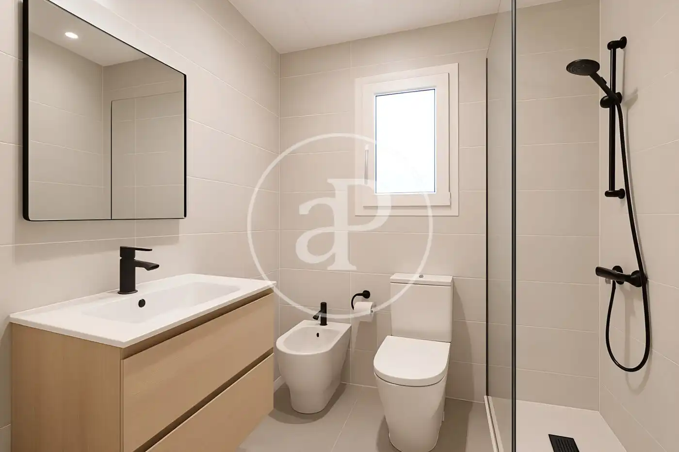 Baño de Ático en venta en L'Hospitalet de Llobregat con Calefacción, Terraza y Trastero