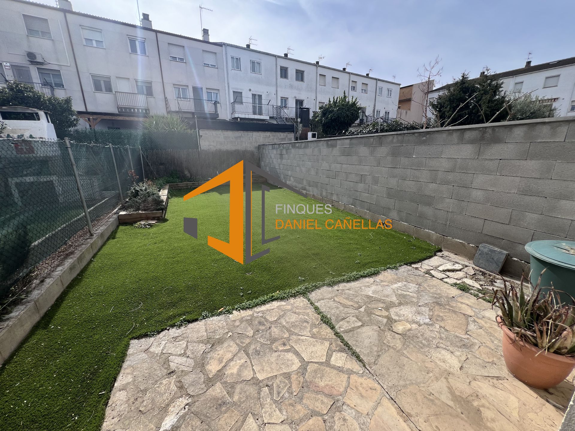 Vista exterior de Casa o chalet en venta en Cervera con Calefacción, Jardín privado y Terraza