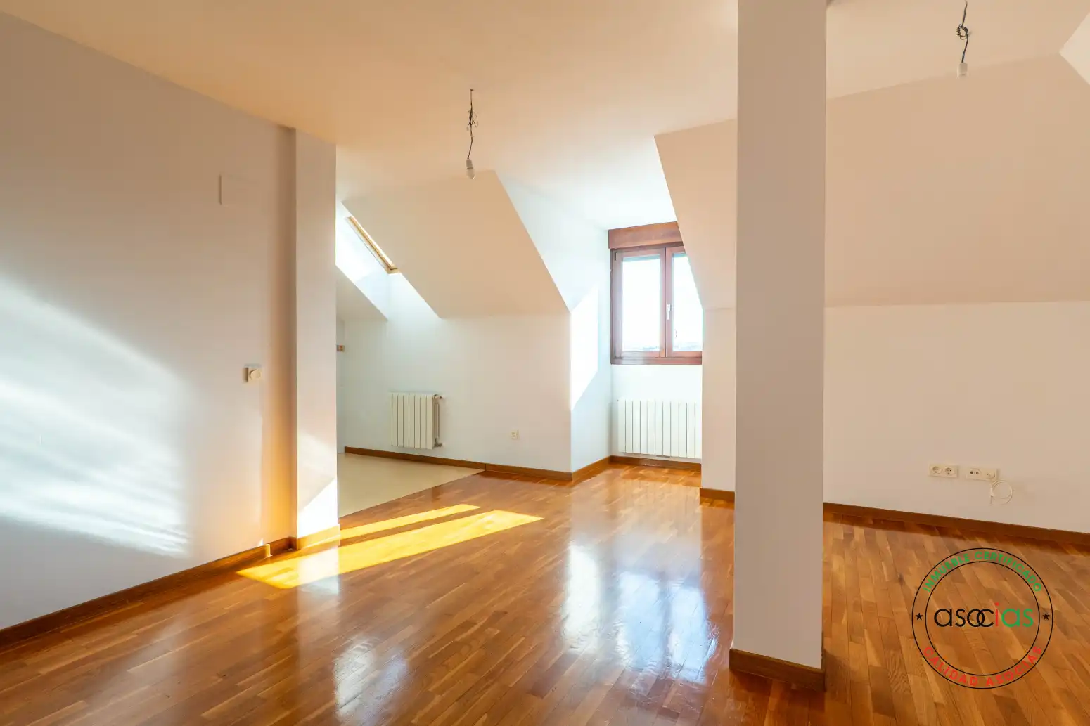 Bedroom of Flat for sale in Sur