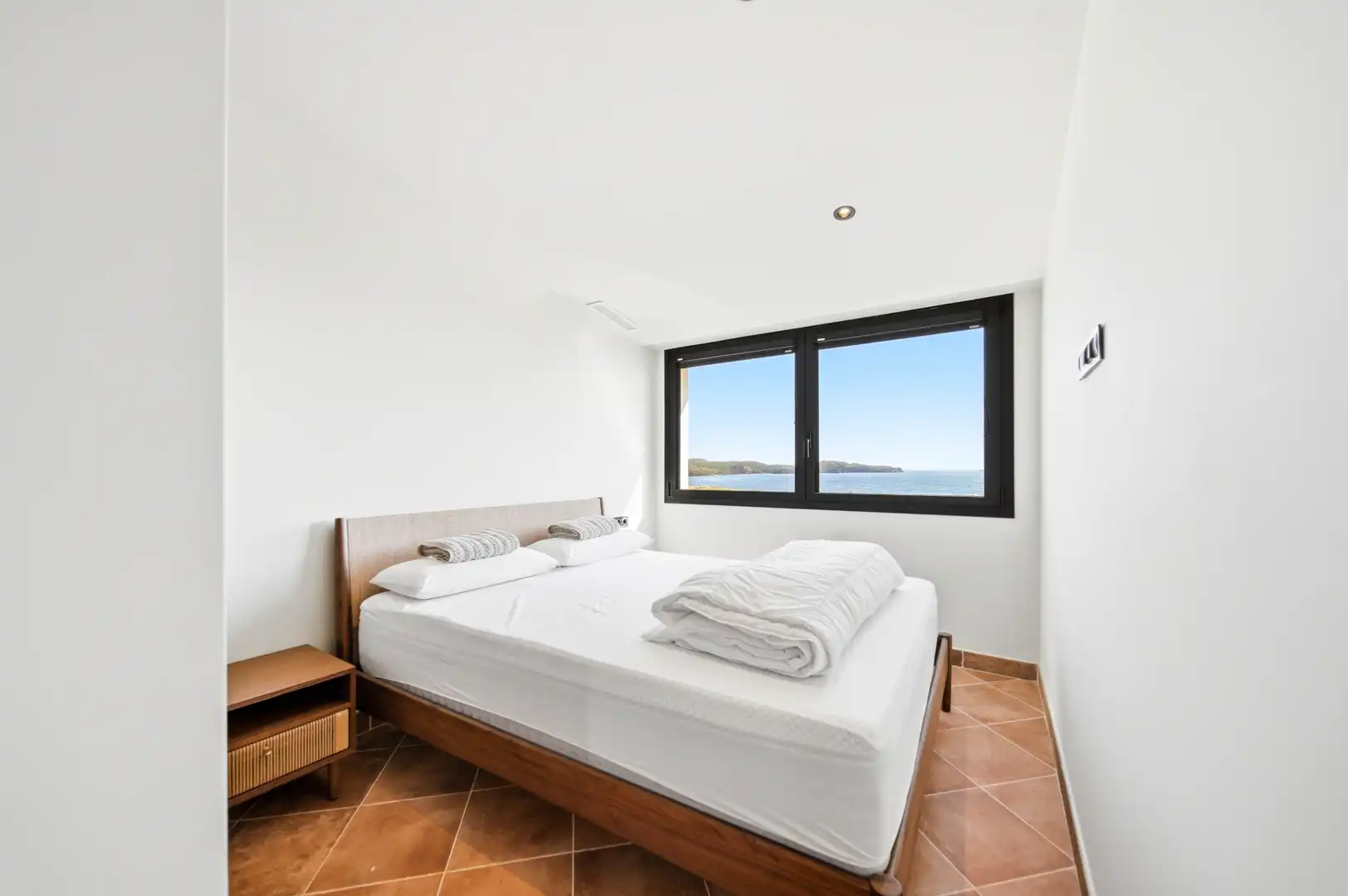 Schlafzimmer von Einfamilien-Reihenhaus zum Verkauf in Cadaqués mit Privatgarten, Terrasse und Schwimmbad