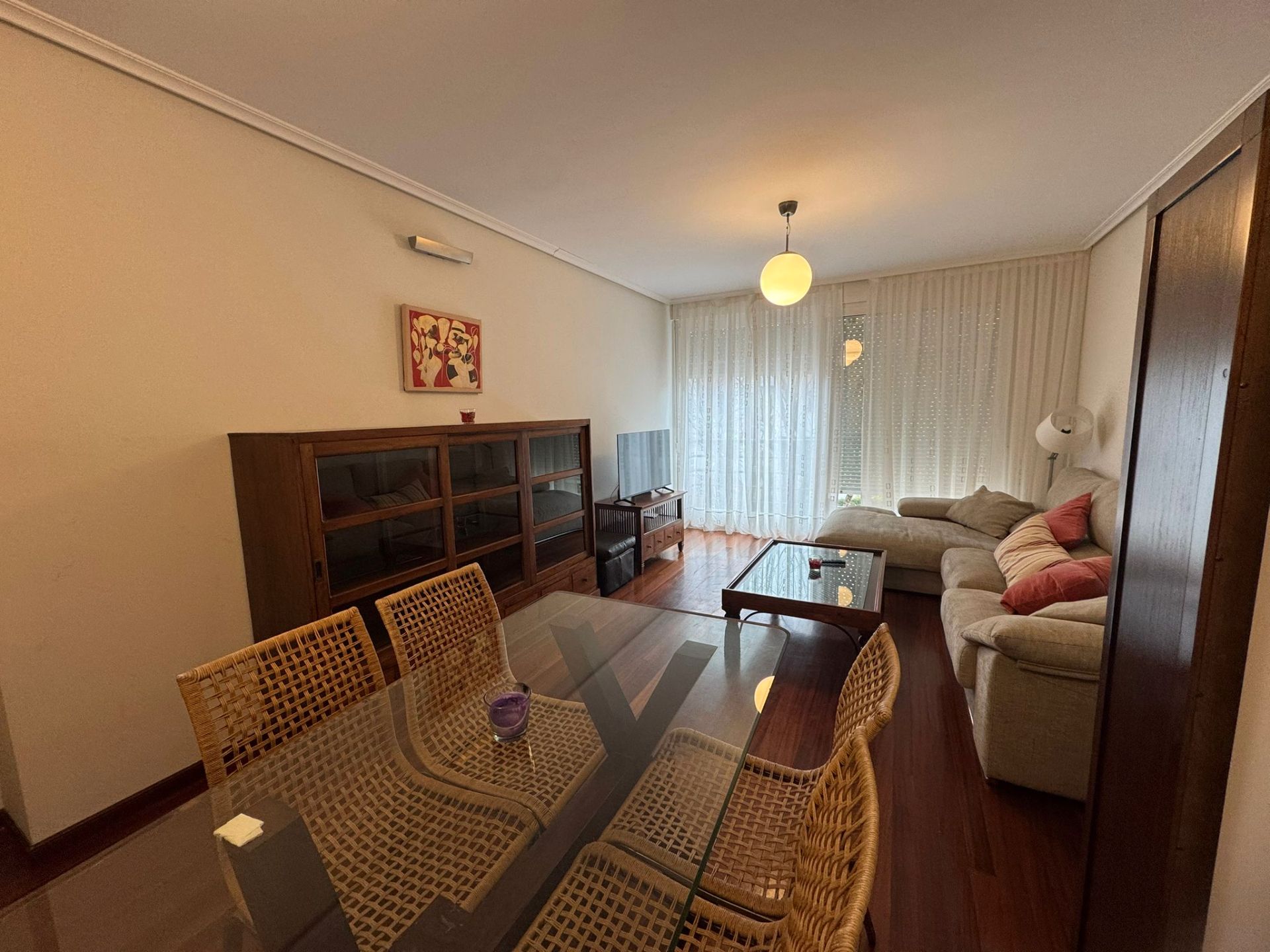 Sala d'estar de Pis de lloguer en Santander amb Calefacció, Parquet i Moblat