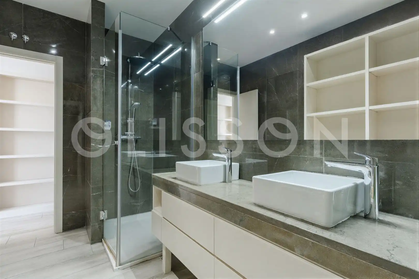 Bathroom of Detached homes for sale in Madrid  with Air Conditioner, Heating and Private garden