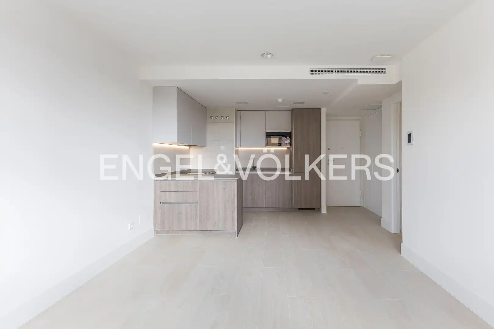 Living room of Flat for rent in Madrid  with Air Conditioner, Heating and Storage room