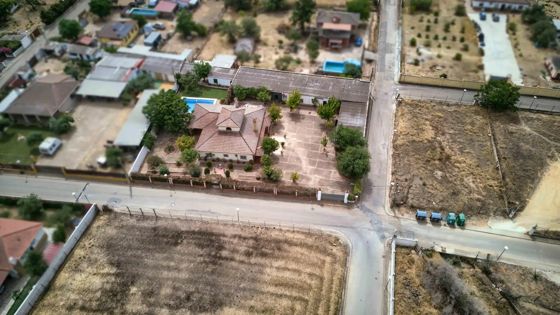 Casa o xalet en venda en Carmona amb Jardí privat, Terrassa i Piscina