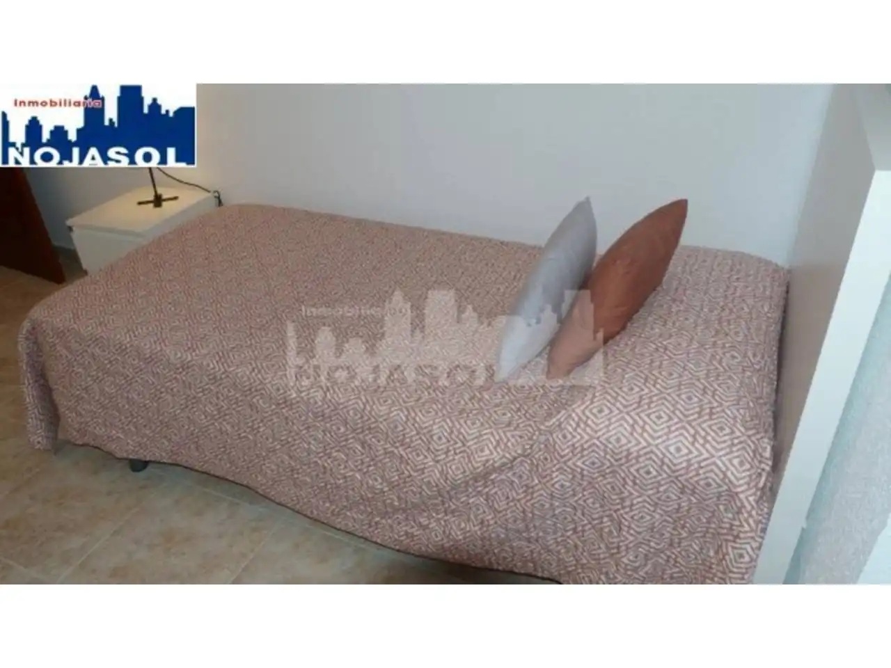Dormitori de Àtic de lloguer en Noja amb Calefacció, Terrassa i Moblat
