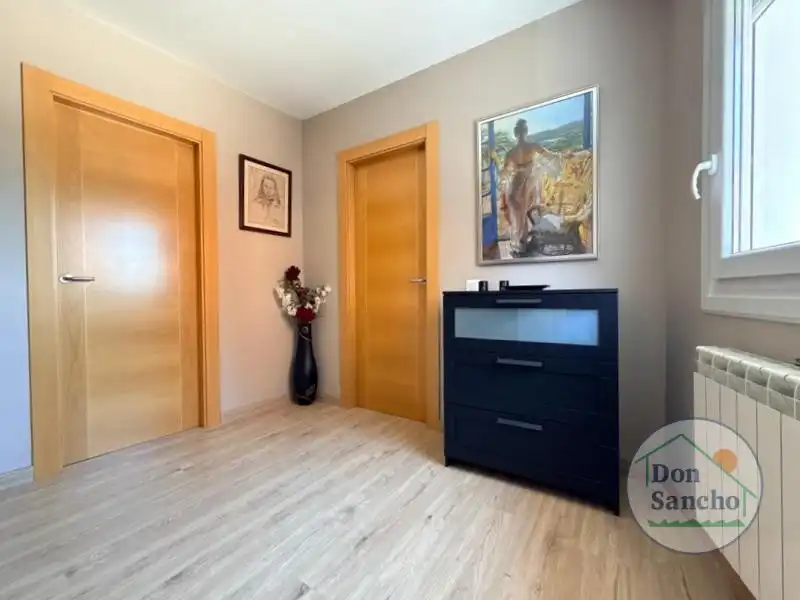 Casa adosada en venta en Santovenia de Pisuerga con Calefacción y Terraza